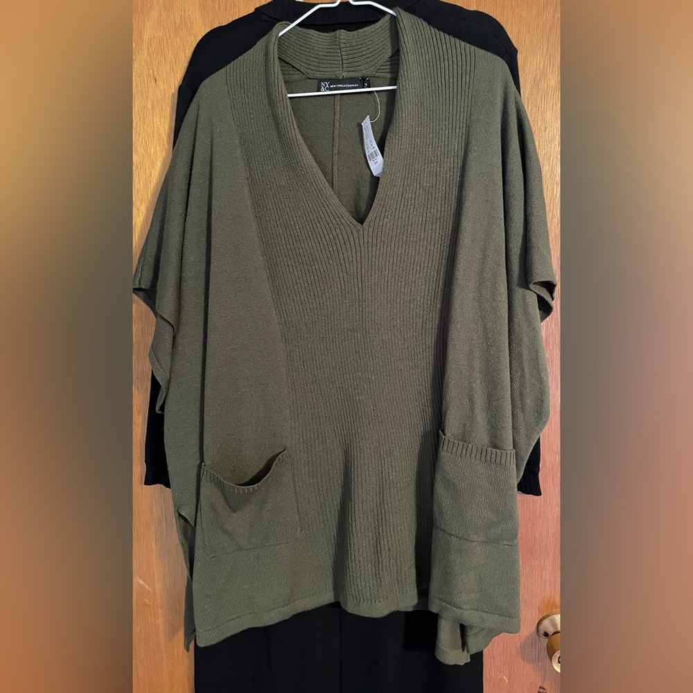 ny and company Women’s S/M Green Short-Sleeved Sweater Poncho NWT